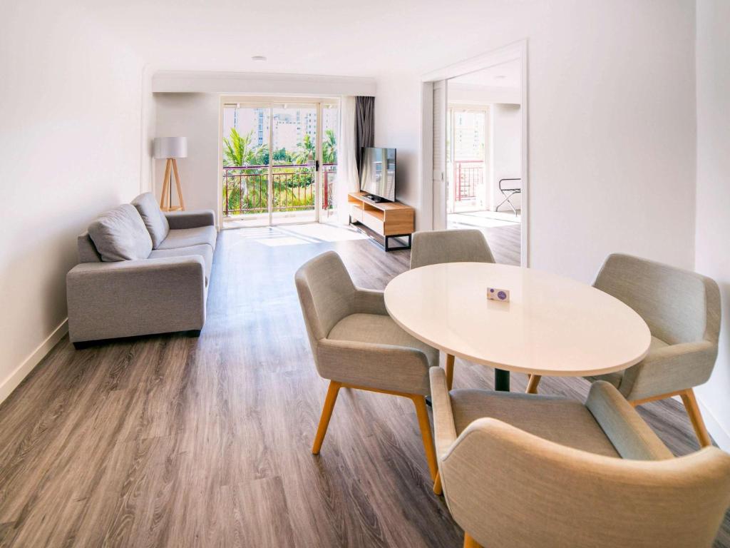 Posezení v ubytování Novotel Cairns Oasis Resort