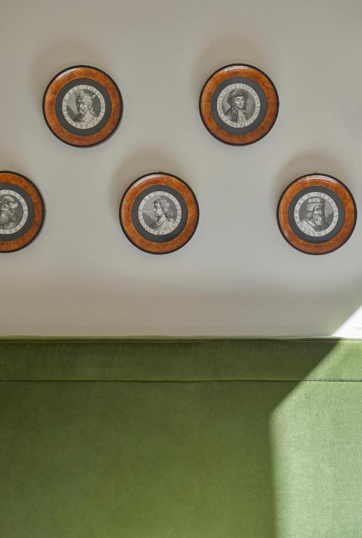 Crossing Manzoni - 12