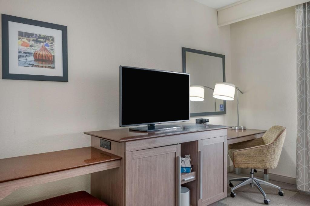 Hampton Inn St. Louis/Collinsville - Habitación Con Cama Extragrande - No Fumadores
