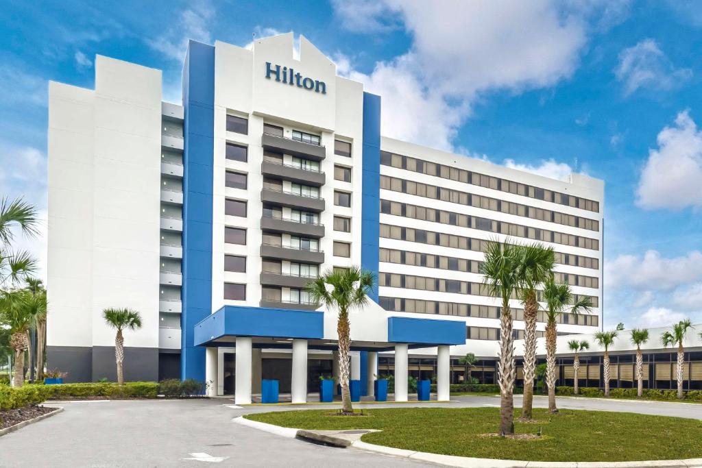 een weergave van het hoofdkwartier van het hotel kilimanjaro bij Hilton Ocala in Ocala