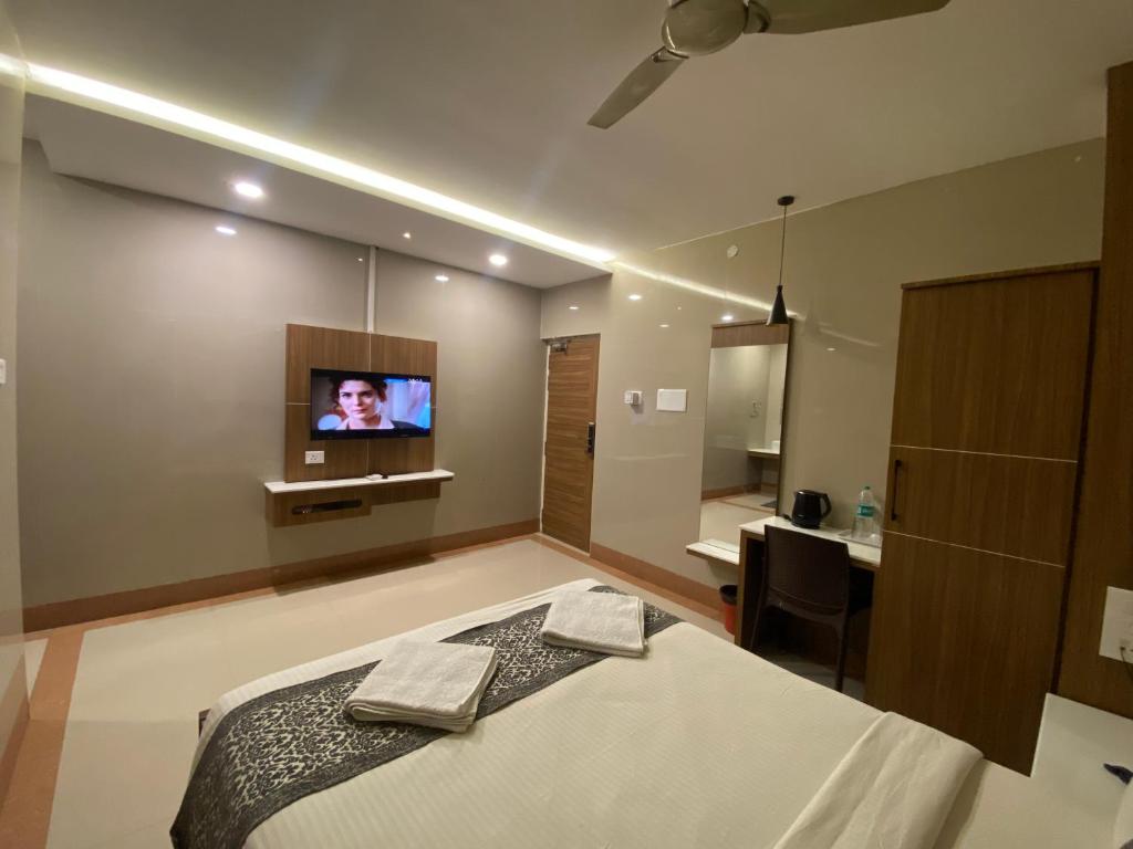 TV a/nebo společenská místnost v ubytování Hotel Sivas Regency