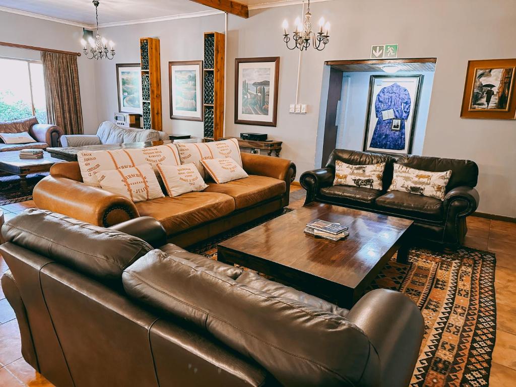 Posezení v ubytování Assegaaibosch Country Lodge