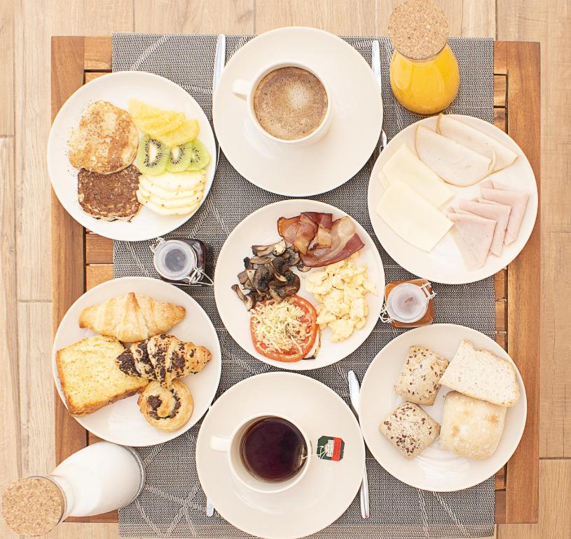 Coral Boutique Suites - 18