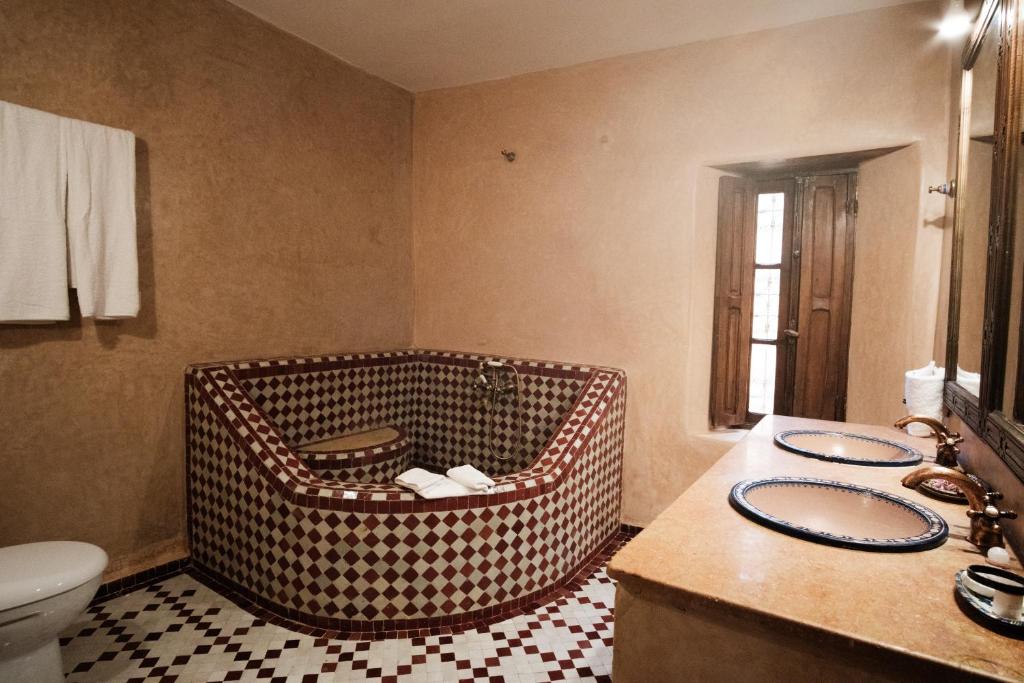 Kopalnica v nastanitvi Riad Dar Laura