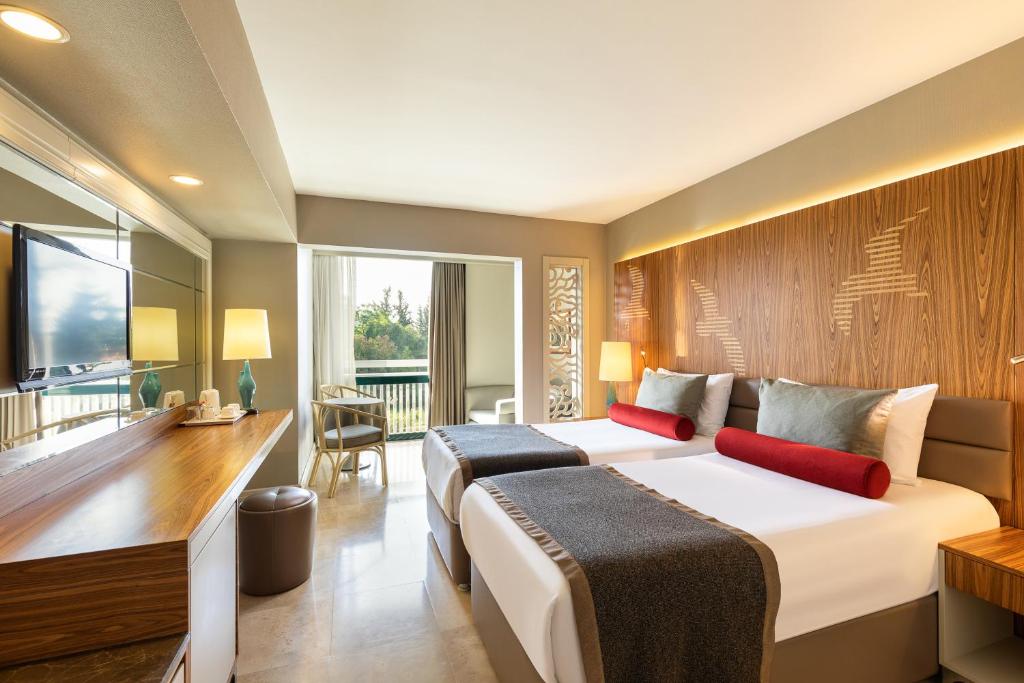 Paloma Perissia - Standard Double Or Twin Room With French Balcony And Land View