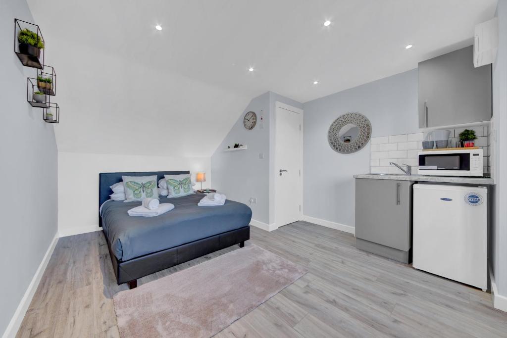 Remarkable Serviced Room West Drayton London UB7, West Drayton (updated