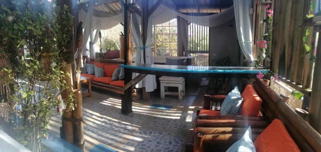 Posezení v ubytování Casa Royal Palm Inn
