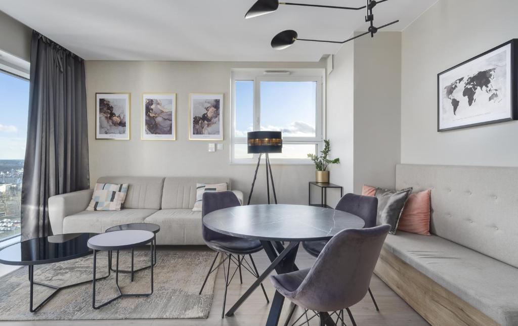 Posedenie v ubytovaní Poznań Apartments Towarowa