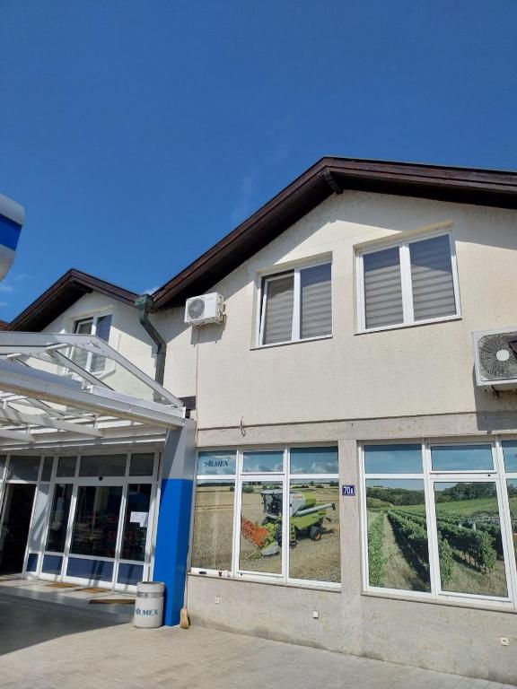 Hoone, kus korterhotell asub