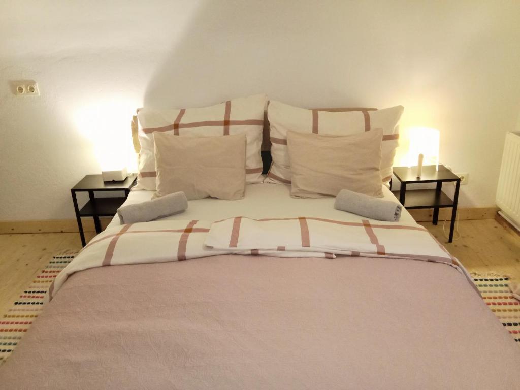 Postel nebo postele na pokoji v ubytování Apartment mit 1 Schlafzimmer in Altstadthaus