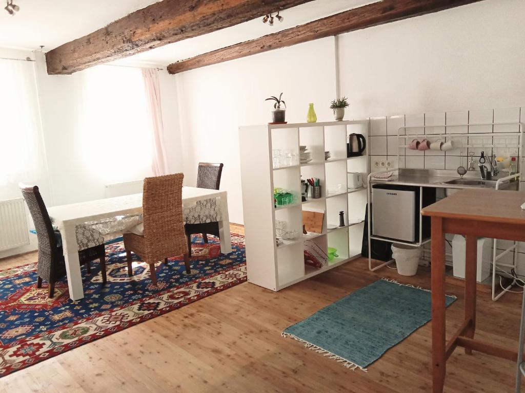 Kuchyň nebo kuchyňský kout v ubytování Apartment mit 1 Schlafzimmer in Altstadthaus