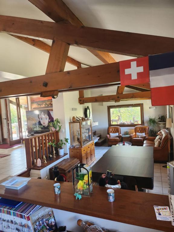 Posezení v ubytování Maison Le Lézard chez Amalia et Fred