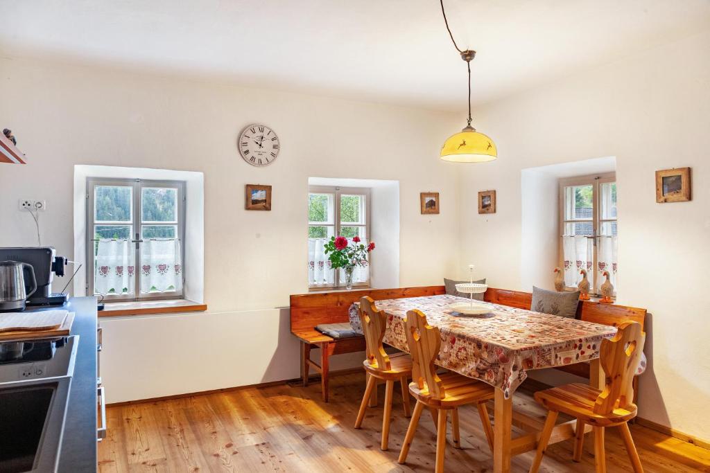 Kuchyň nebo kuchyňský kout v ubytování Villa Maria Tirol