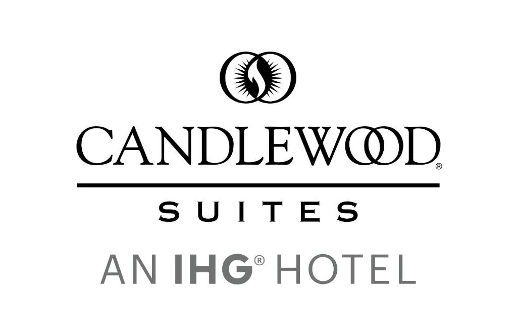 un logo pour un hôtel avec les mots « suites annulées » un hôtel hhp dans l'établissement Candlewood Suites Erlanger - South Cincinnati, an IHG Hotel, à Erlanger