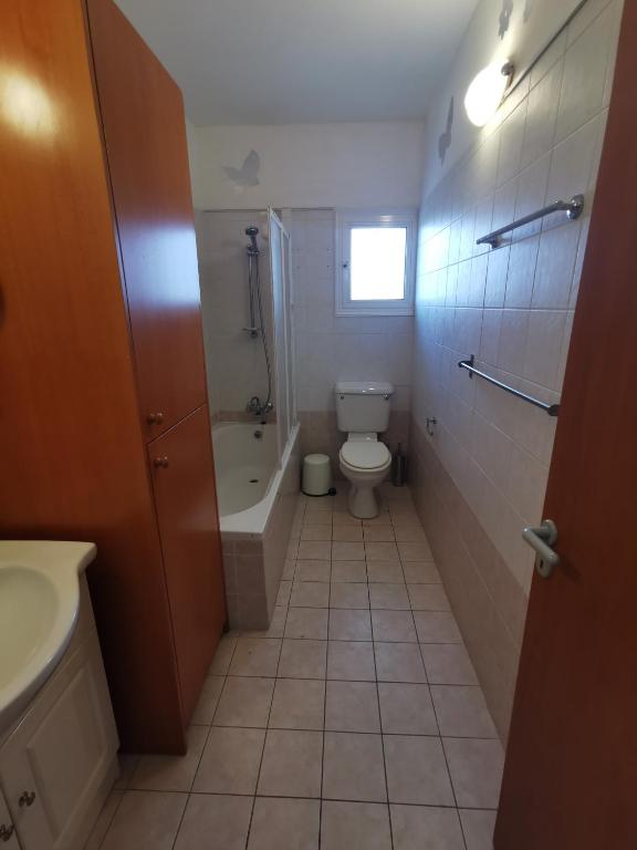 Koupelna v ubytování Oroklini Hideaway