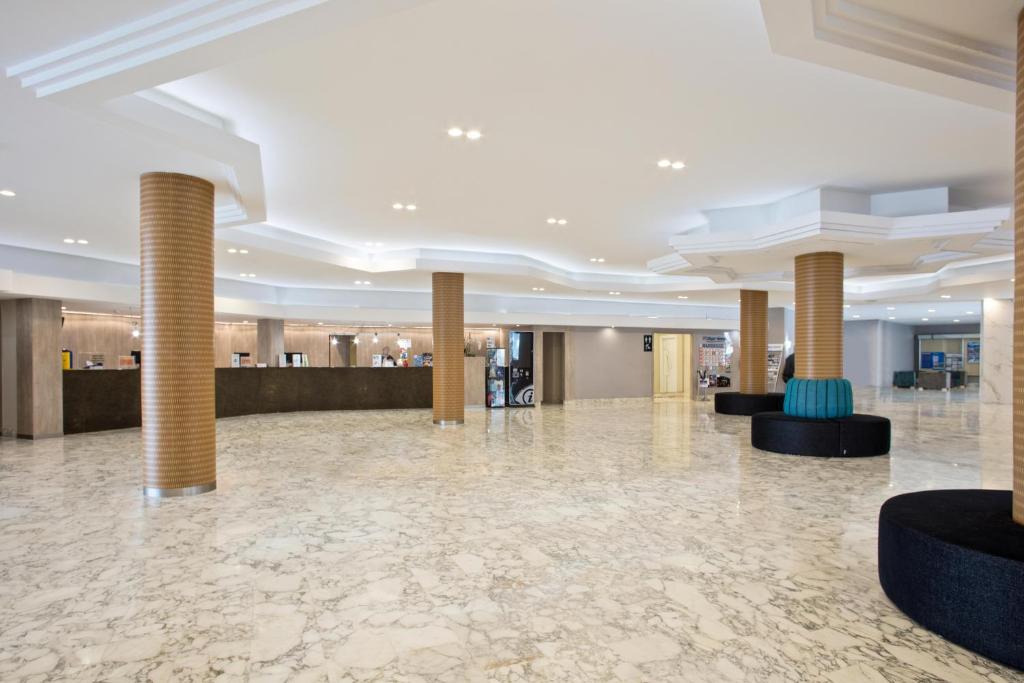 Vstupní hala nebo recepce v ubytování Hotel Best Cambrils