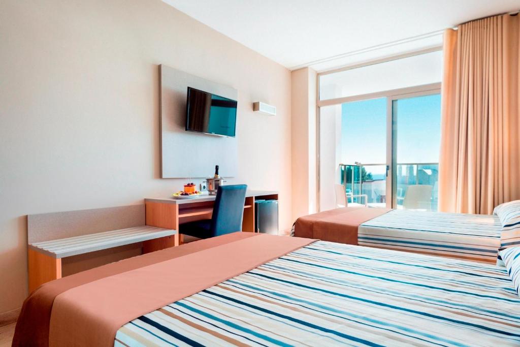 Postel nebo postele na pokoji v ubytování Hotel Best Cambrils
