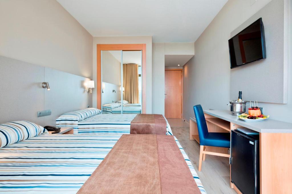 Postel nebo postele na pokoji v ubytování Hotel Best Cambrils