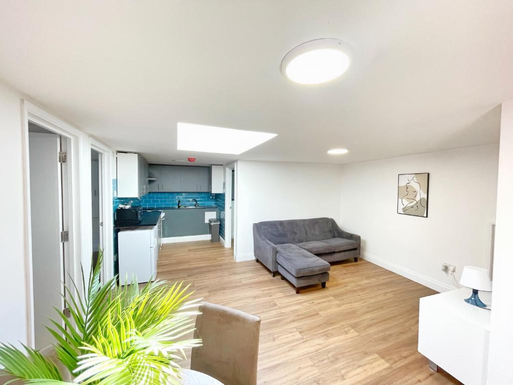 Prime Woolwich 2 Bed Gem, Woolwich (updated prices 2024)