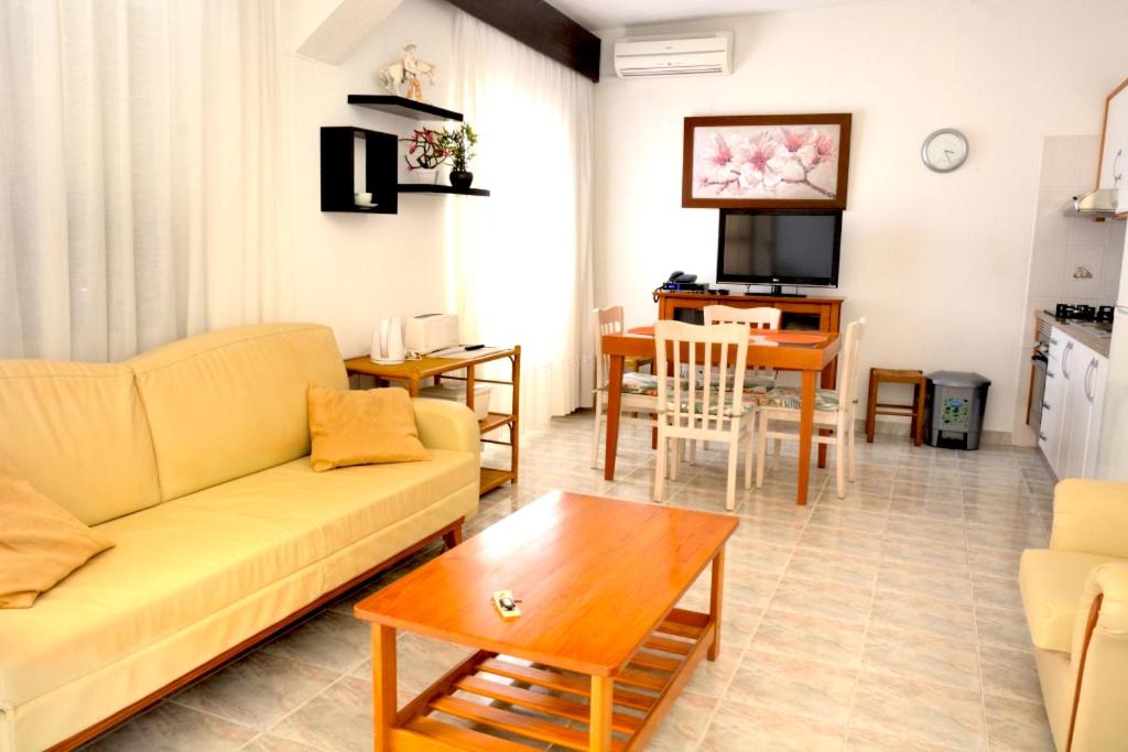 Casa da Horta, Vale carro Olhos de Agua - 19