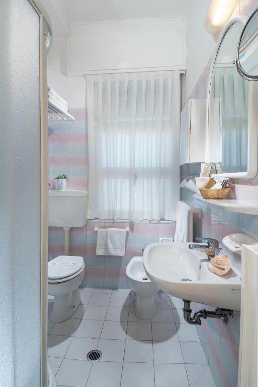 Koupelna v ubytování Hotel Astoria