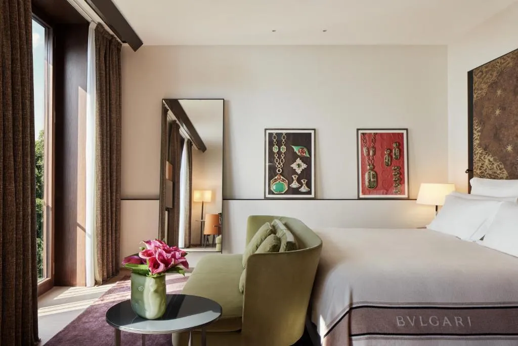 One-Bedroom Junior King Suite with Garden View