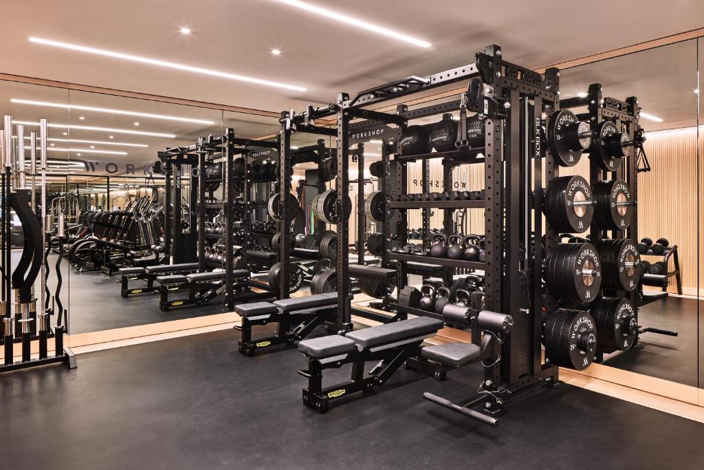Fitness centrum a/nebo fitness zařízení v ubytování Bvlgari Hotel Milano