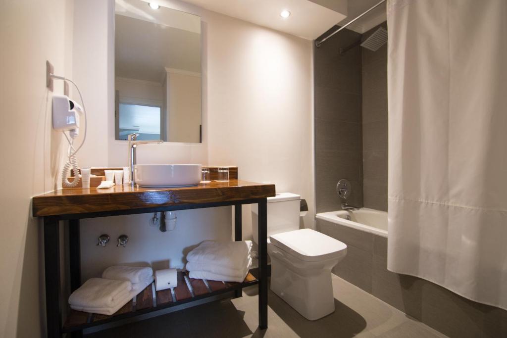 Un baño de Hotel Enjoy Pucón