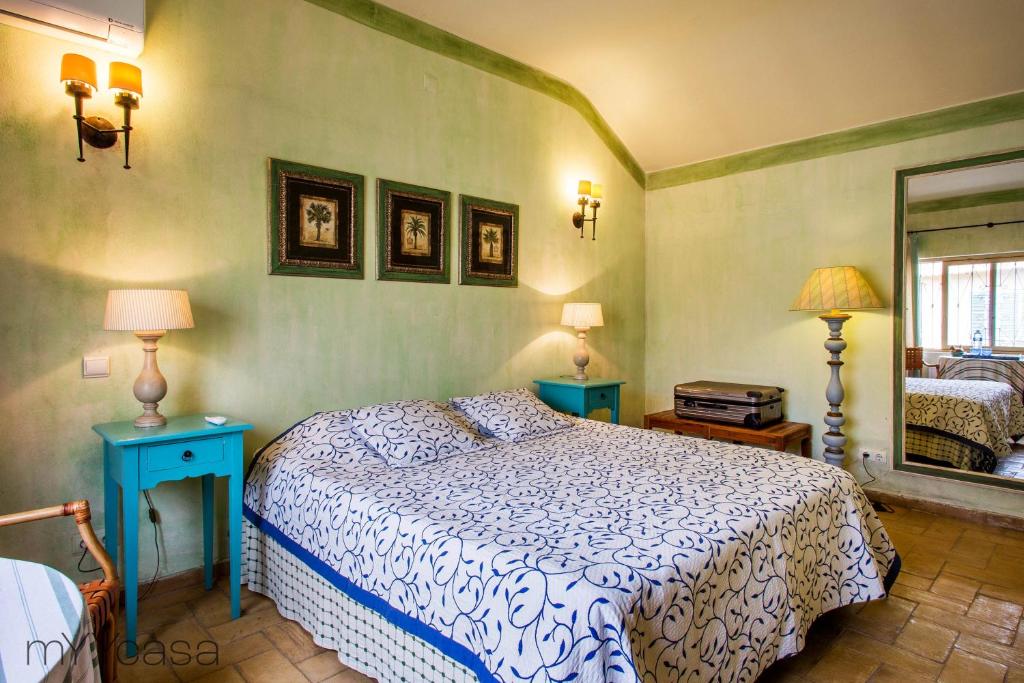 Quinta Azul - Gorgeous Apartment with Pool & Private Terrace - 带有私人外部浴室的双人间