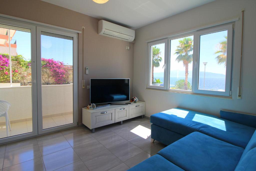 Beachfront Sion Sarande Apartment 2