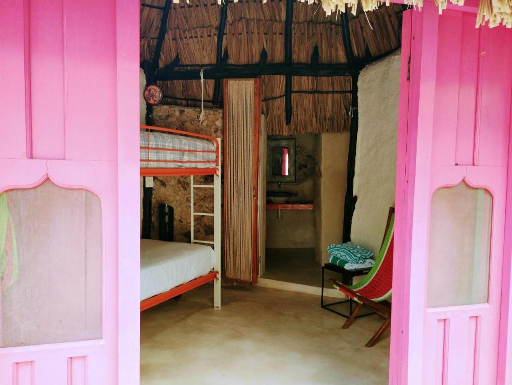Двуетажно легло или двуетажни легла в стая в Casa Maya Melipona - Alberca - Wifi Starlink - Tour Sostenibilidad