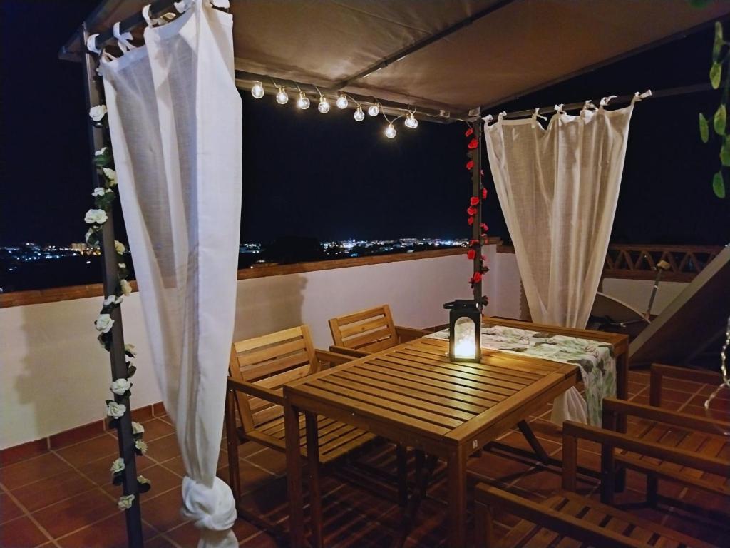 Zdjęcie z galerii obiektu Villa El Suspiro Frigiliana Nerja with spectacular panoramic sea views w mieście Frigiliana