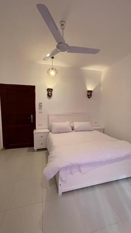 Moon House of Luxor - 18