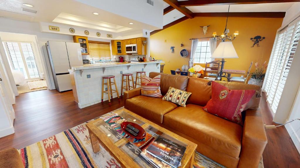 TV204 Stylish 2 Bedroom Tennis Villa at LQ Resort, La Quinta Updated