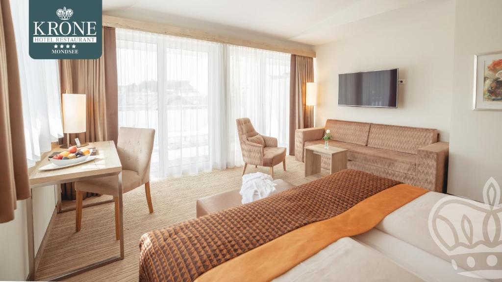 Postel nebo postele na pokoji v ubytování Hotel Krone