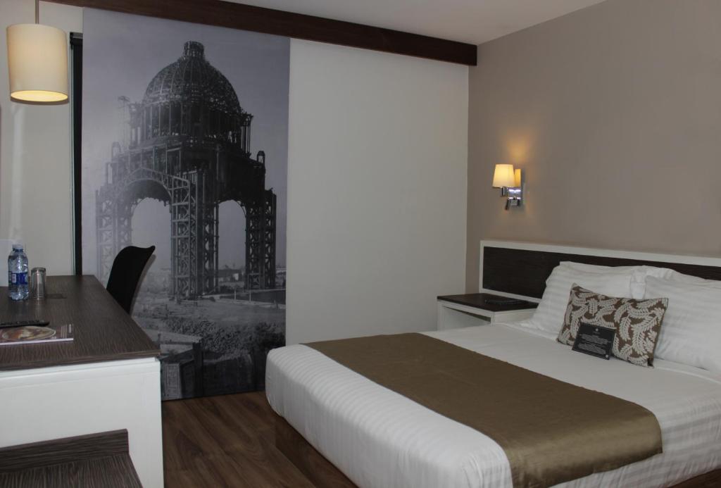 Hotel Plaza Revolución - Habitación De La Reina