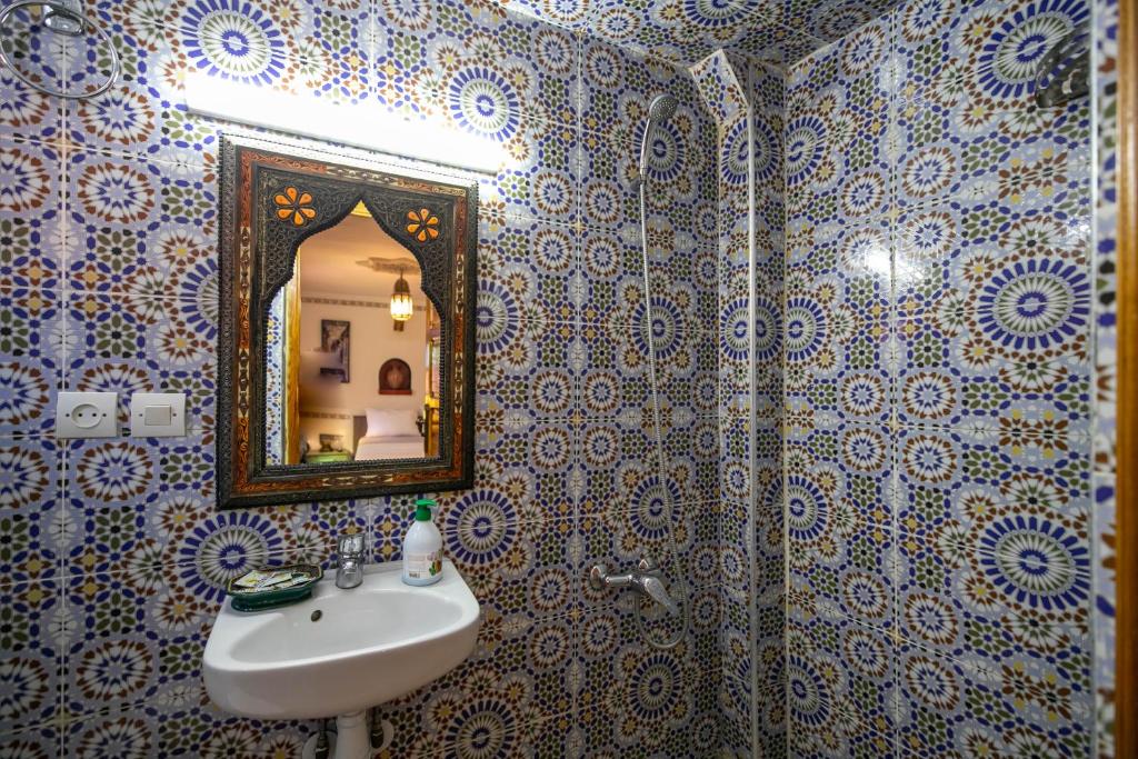Koupelna v ubytování Riad Fes Allouch