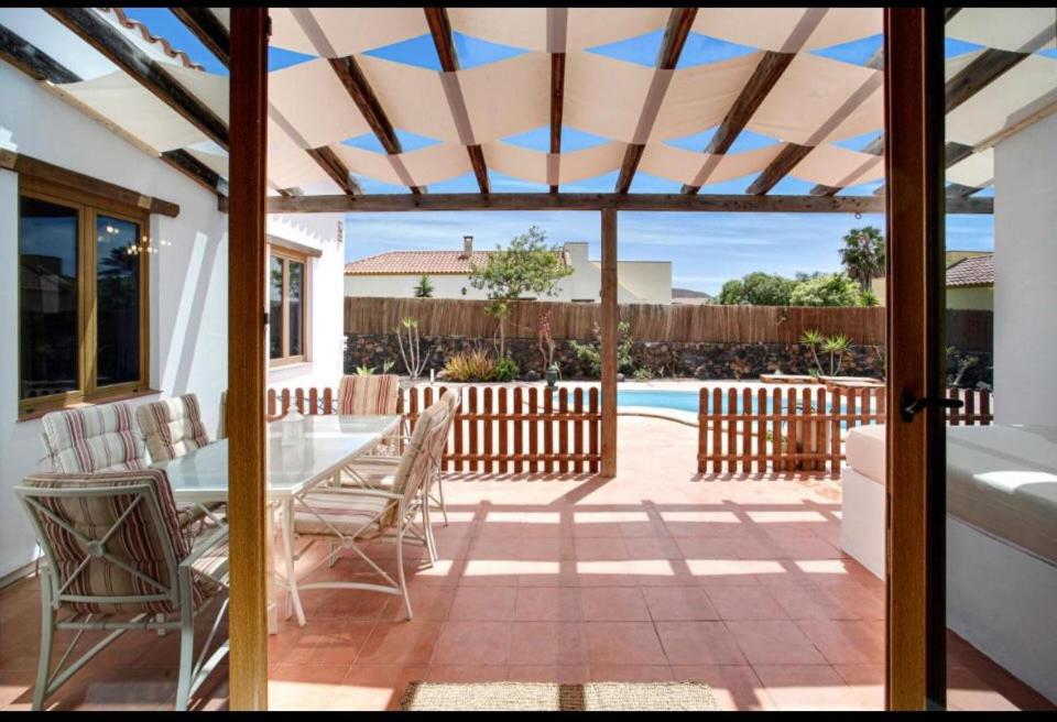 Fotografie z fotogalerie ubytování Villa Amrita v destinaci La Oliva