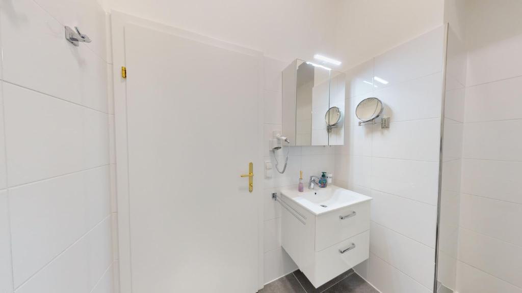 ALON HOMES Vienna - Premium City Center Apartments - 16