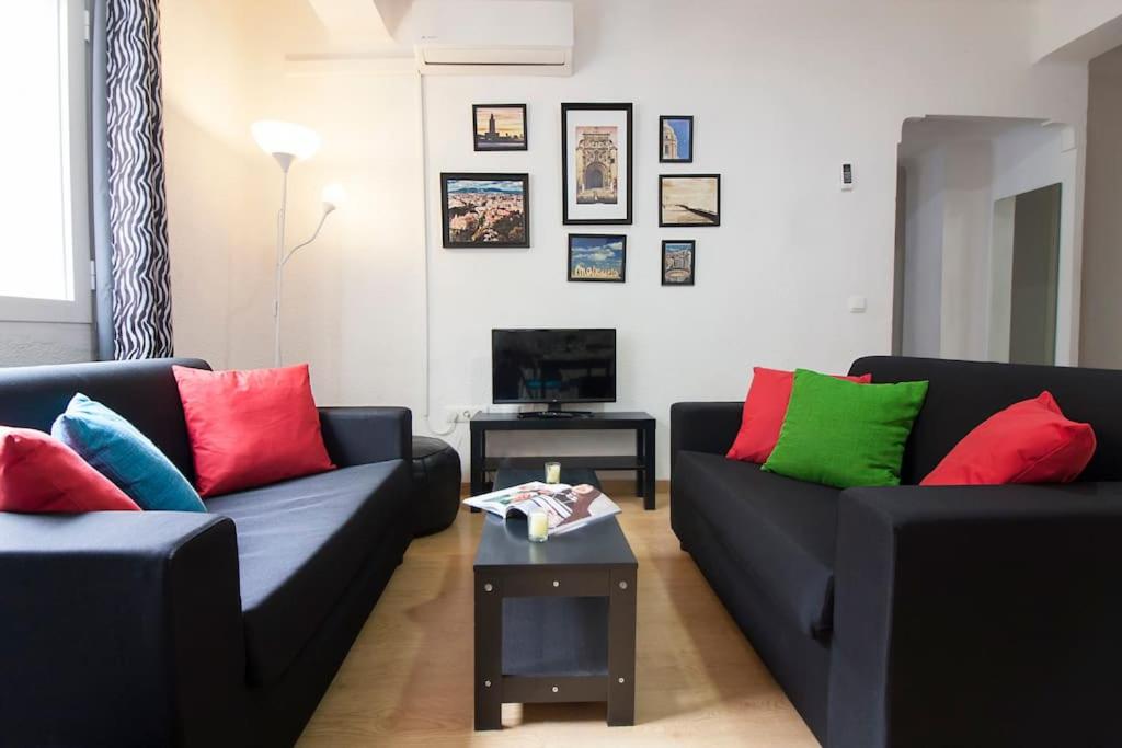 Entire 3 room flat in city center - CANAST
