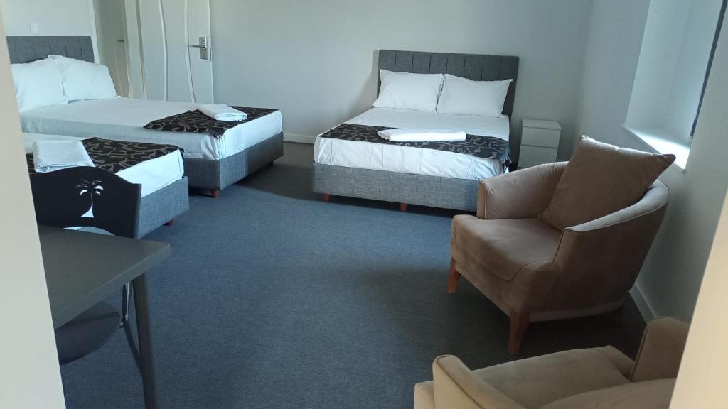 RED FLAG HOTEL - Housity