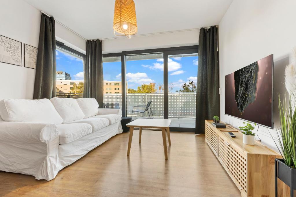 TV a/nebo společenská místnost v ubytování LAM Stadium - TERRACE 14m2