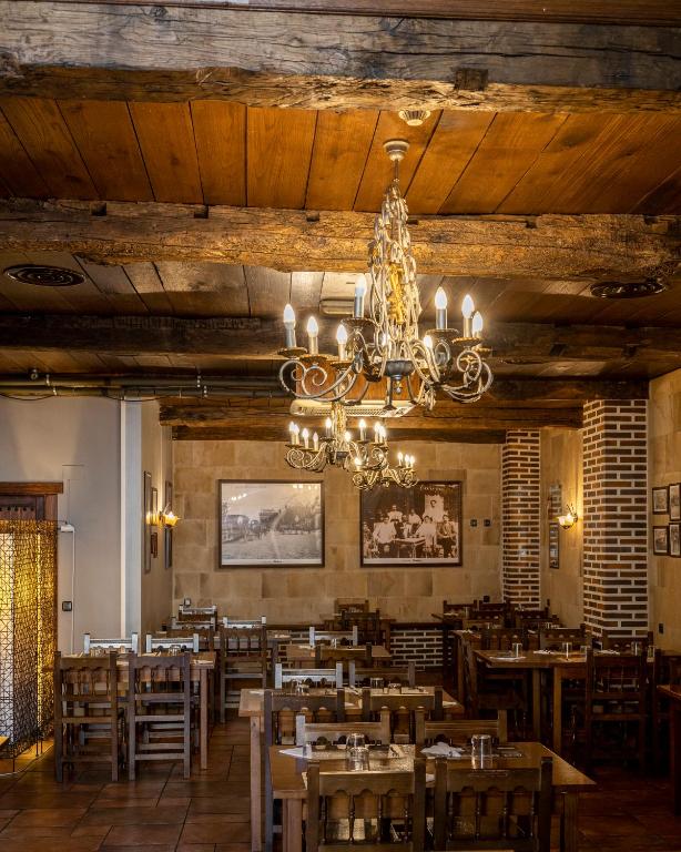 Restaurace v ubytování Hotel Aroi Bierzo Plaza