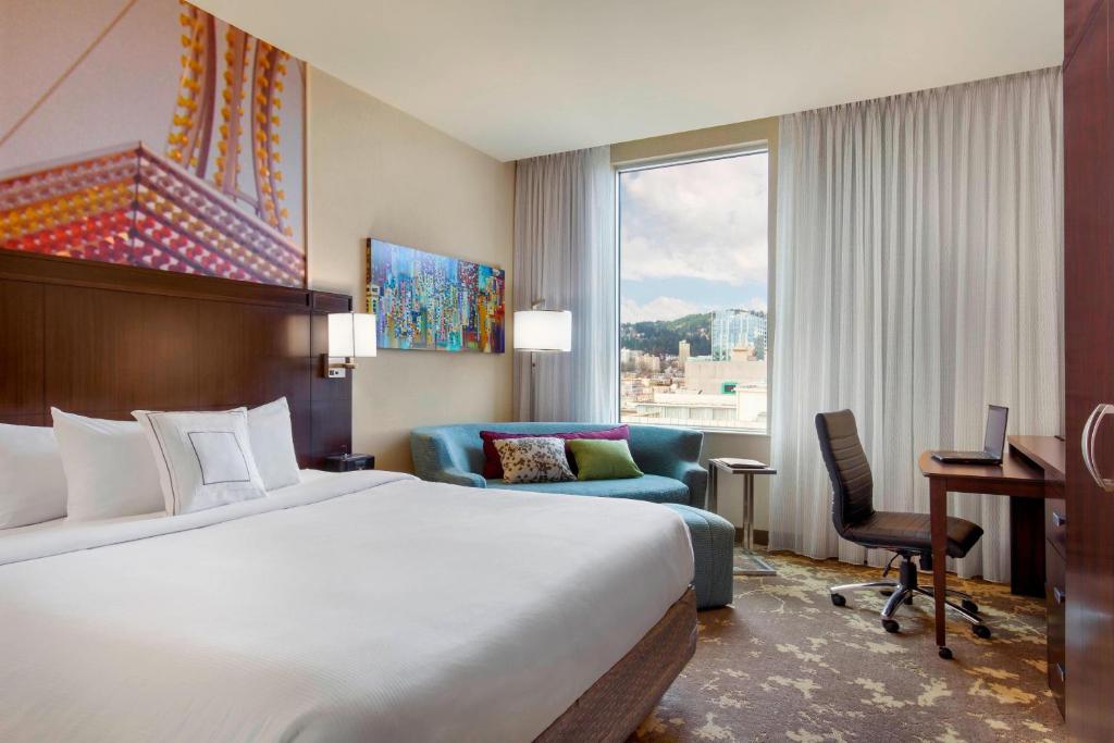 Courtyard by Marriott Portland City Center photo