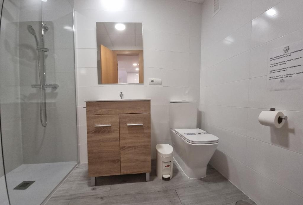 Koupelna v ubytování Homes of Spain, Apartamentos Paraíso Vera Playa, Ed Nuku Hiva, Bajo X con PISCINA PRIVADA y jardín privado a PIE de PLAYA , WIFI