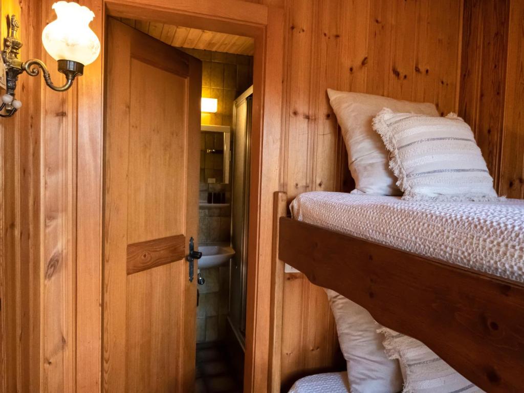 Postel nebo postele na pokoji v ubytování Chalet La Pive by Interhome