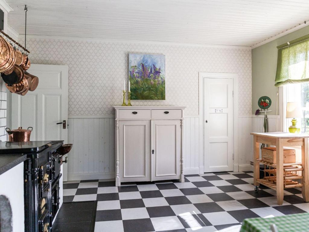 Kuchyň nebo kuchyňský kout v ubytování Chalet Långban by Interhome