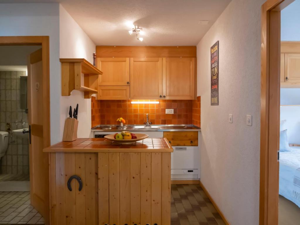 Kuchyň nebo kuchyňský kout v ubytování Apartment Baroudeur B04 by Interhome