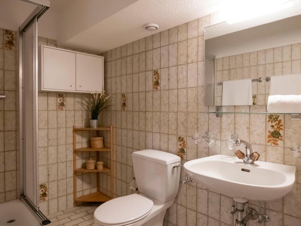Koupelna v ubytování Apartment Baroudeur B04 by Interhome