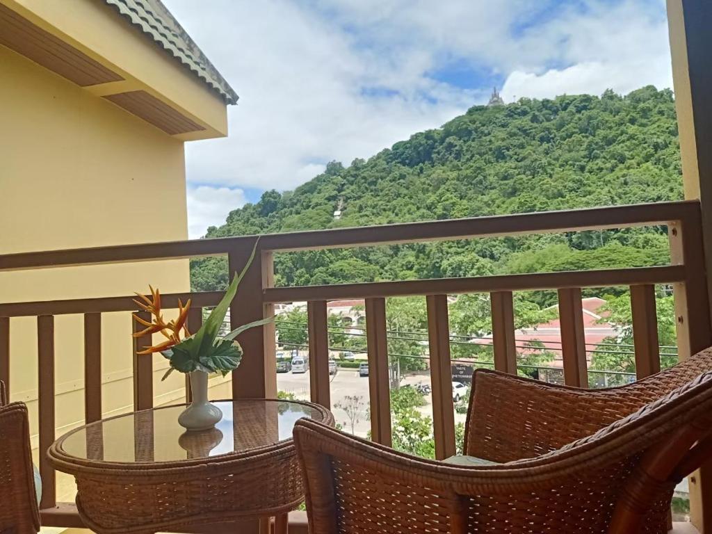 Nespecifikovaný výhled na hory nebo výhled na hory při pohledu z hotelu